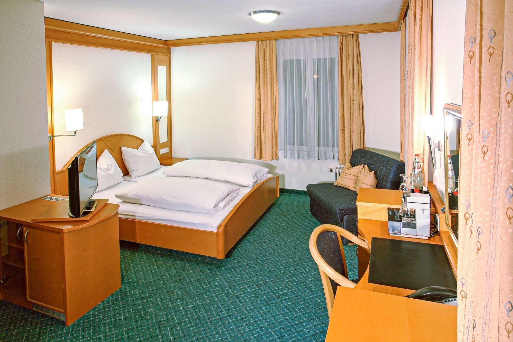 Hotel Winzerstube Ihringen Eksteriør billede