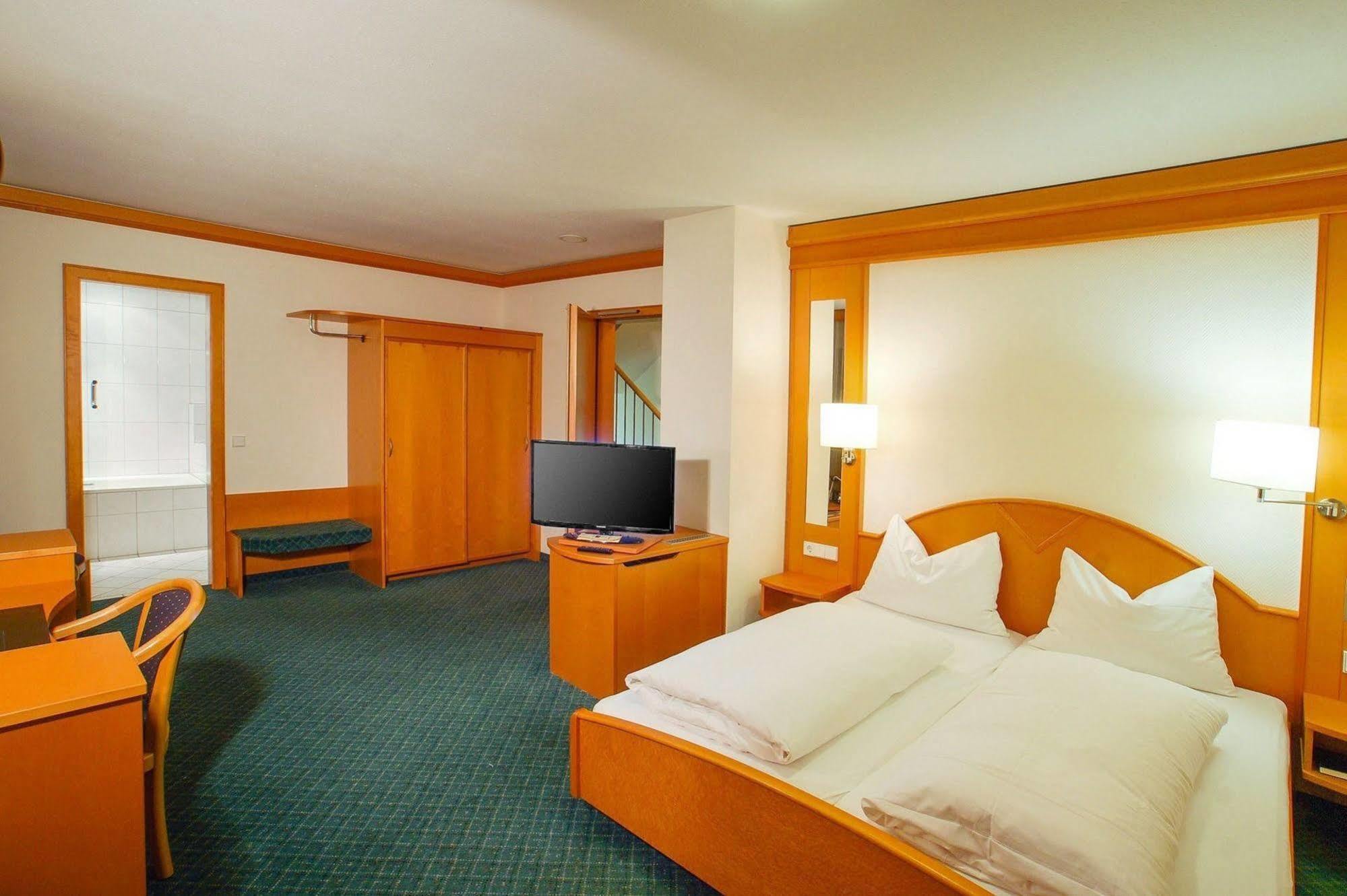 Hotel Winzerstube Ihringen Eksteriør billede